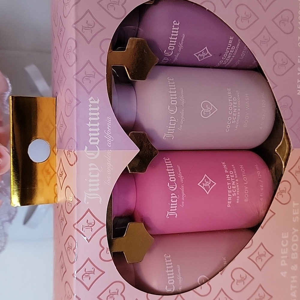 Juicy Couture 4 Piece Bath And Body Set - Picture 2 of 3